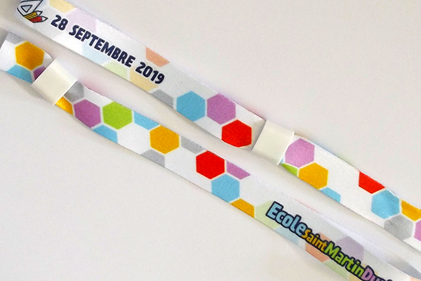 textile-publicitaire-tissu-imprime-personnalise-ecole-durivum-signaletique-bracelet-tixel